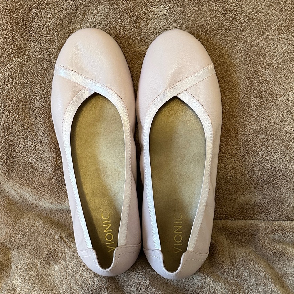 Like NEW Vionic Soft Pink Ballet flats Sz 9
